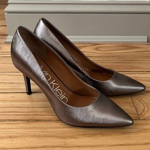 Calvin Klein Size 7.5 Pewter Heels